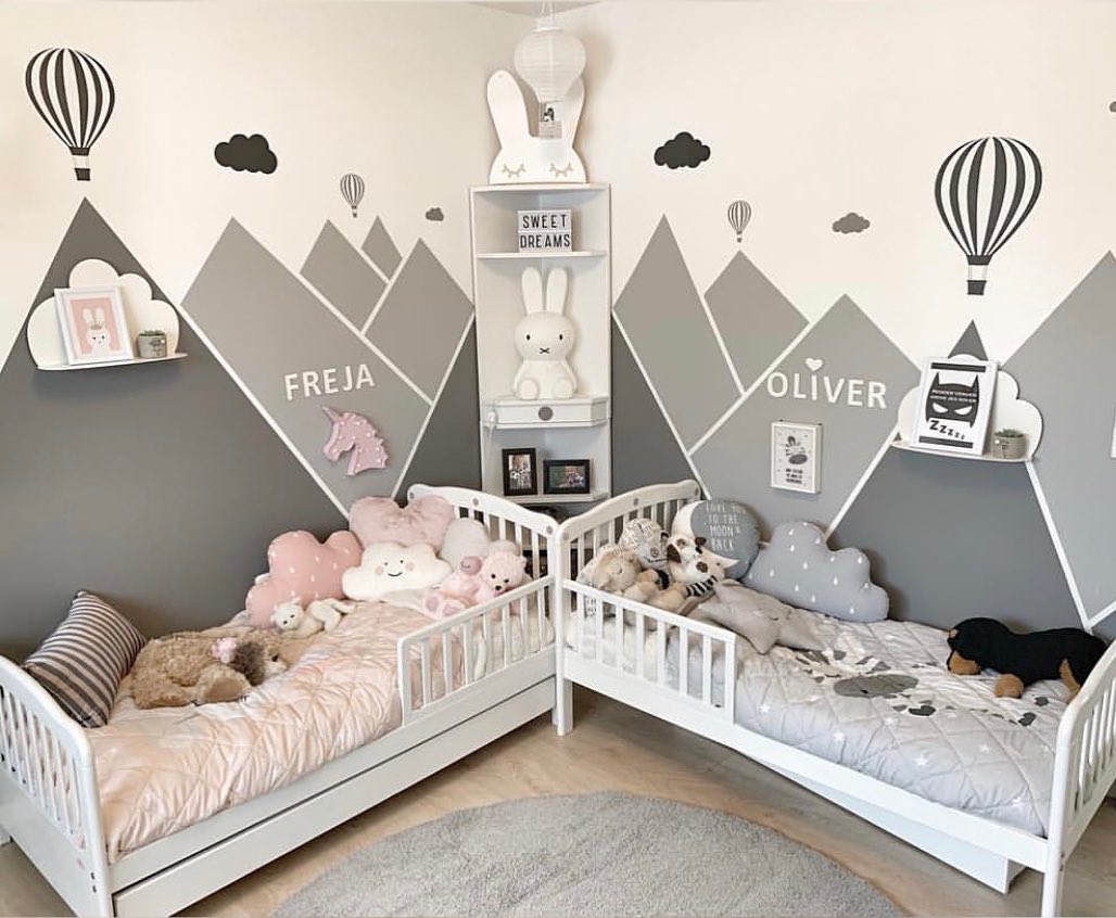 Thiết kế phòng ngủ cho 2 bé với màu xám và hồng